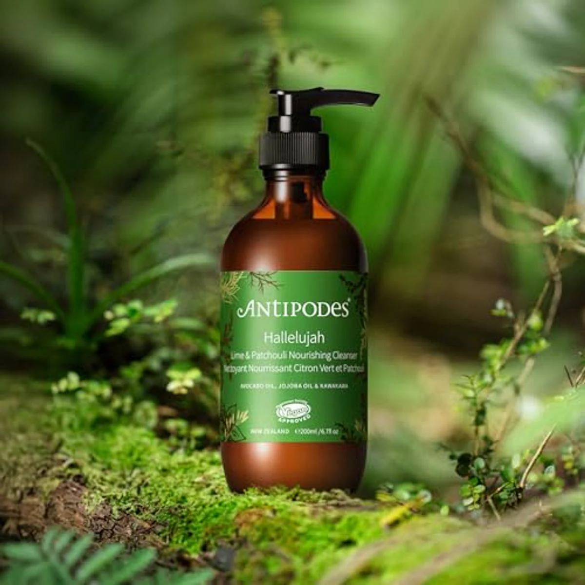 Antipodes Hallelujah Lime & Patchouli Cleanser 200ml - Image 2