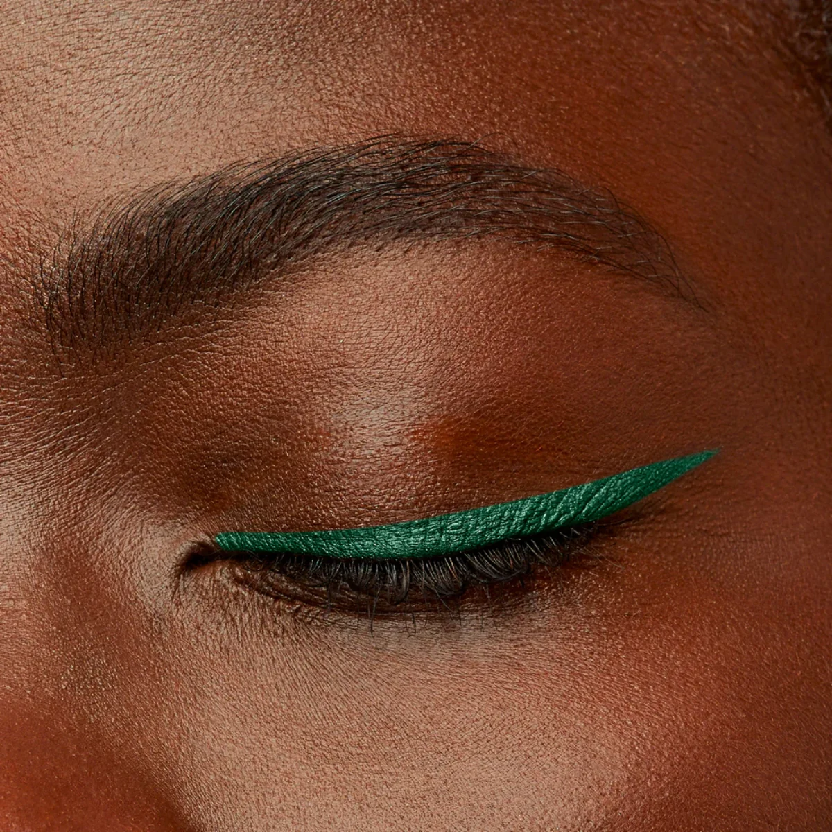 Bourjois Contour Clubbing Waterproof Pencil & Liner 50 Loving Green 1.2g - Image 4