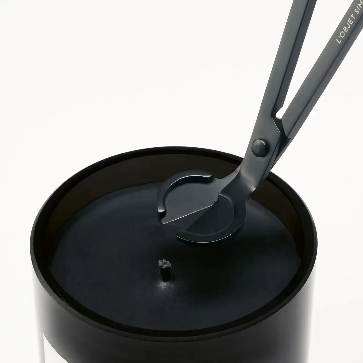 Byredo Ambre Japonais Fragranced Candle 240g - Image 3