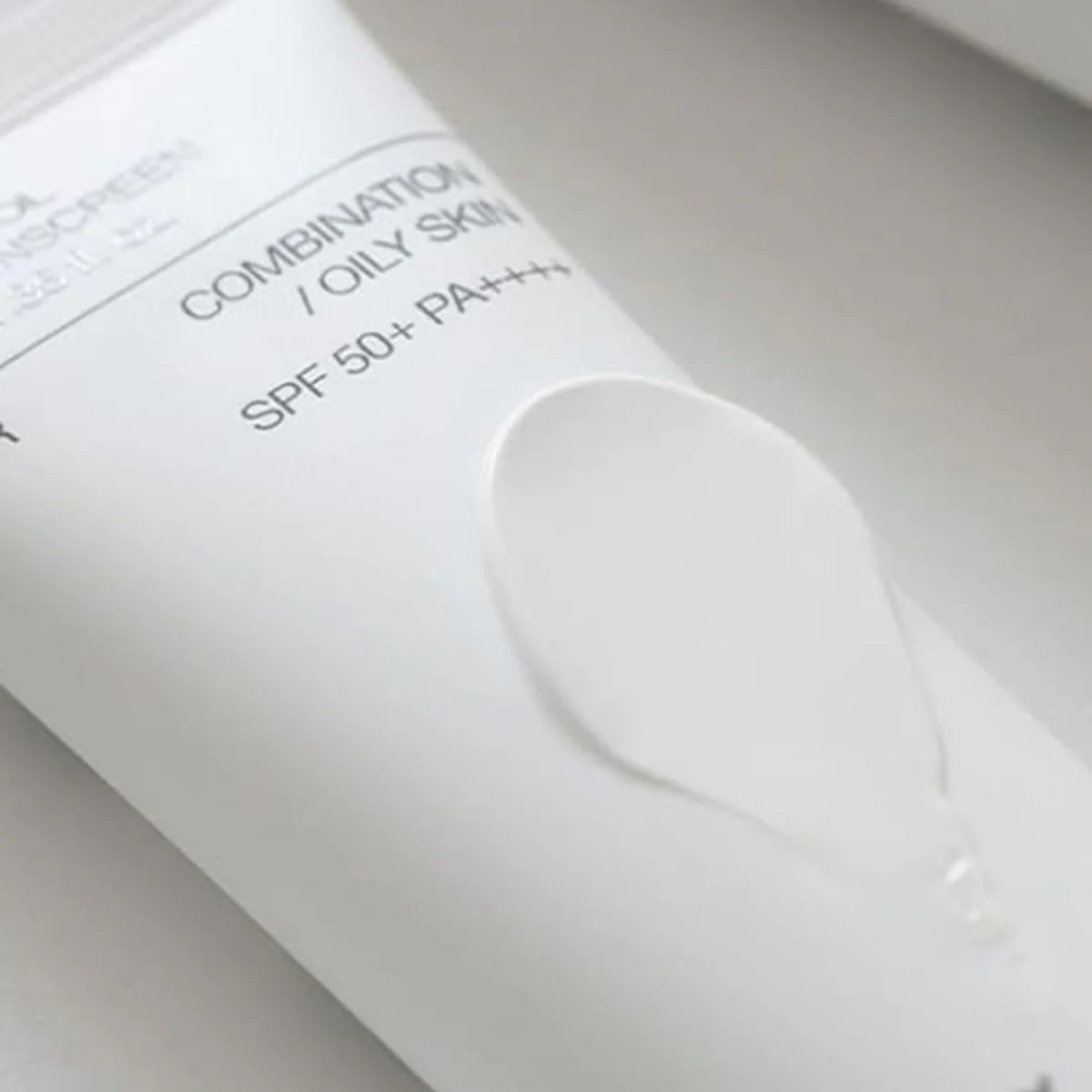 Celimax Oil Control Light Sunscreen SPF50+ 40ml - Image 4