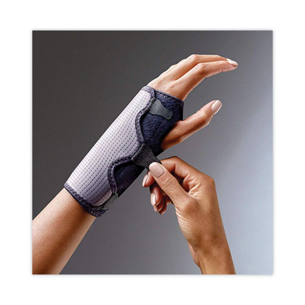 Futuro Reversible Splint Wrist Brace Adjustable - Image 10