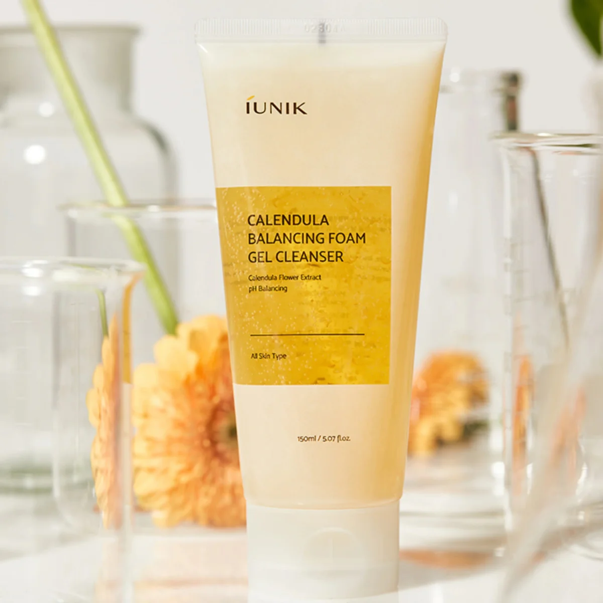 Iunik Calendula Balancing Foam Gel Cleanser 150ml - Image 2
