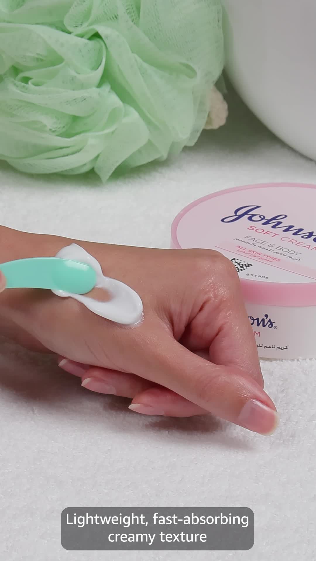 Johnsons 24Hr Moisture Body Cream 200ml - Image 3
