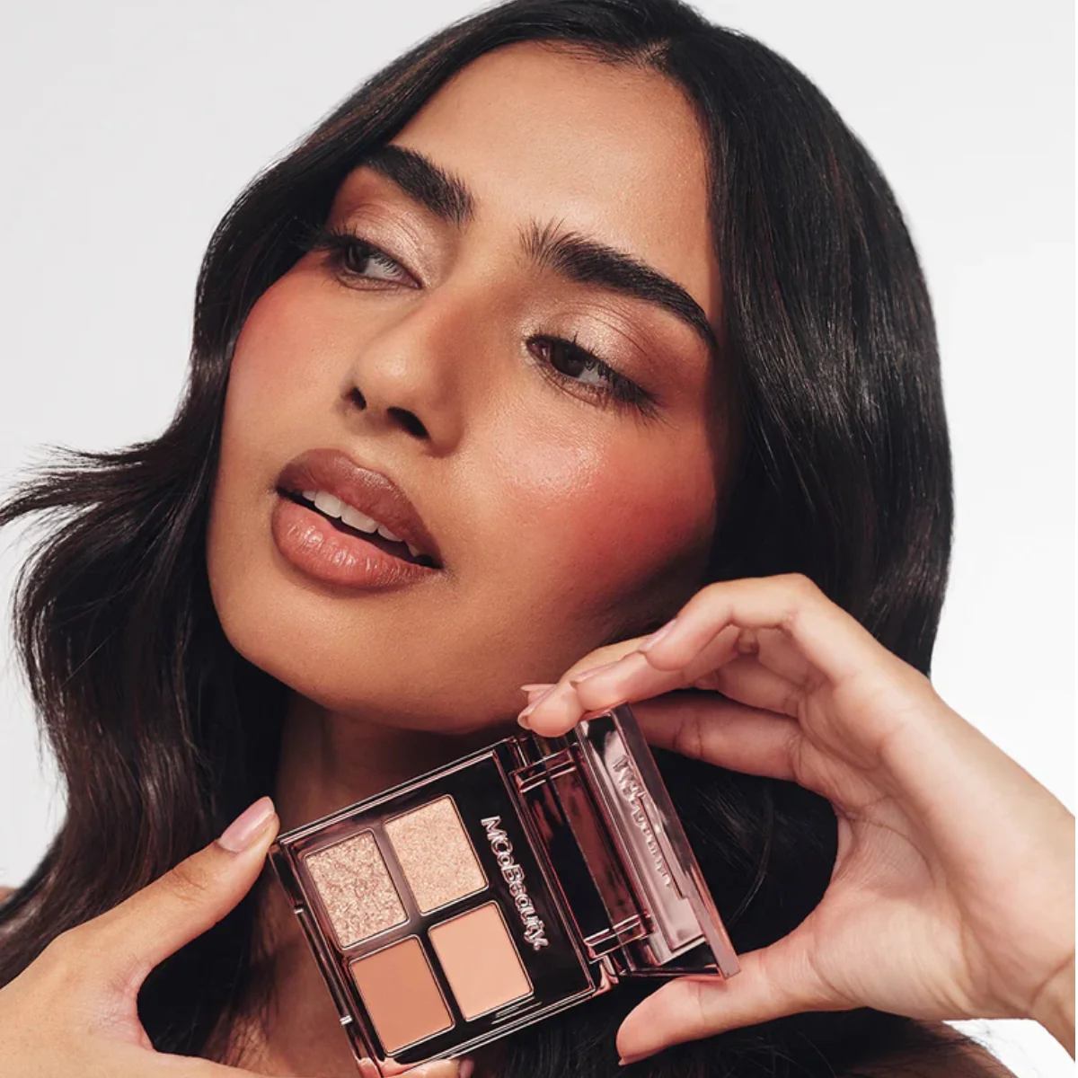 MCoBeauty Effortless Eyeshadow Quad Cheeky Chat - Image 3