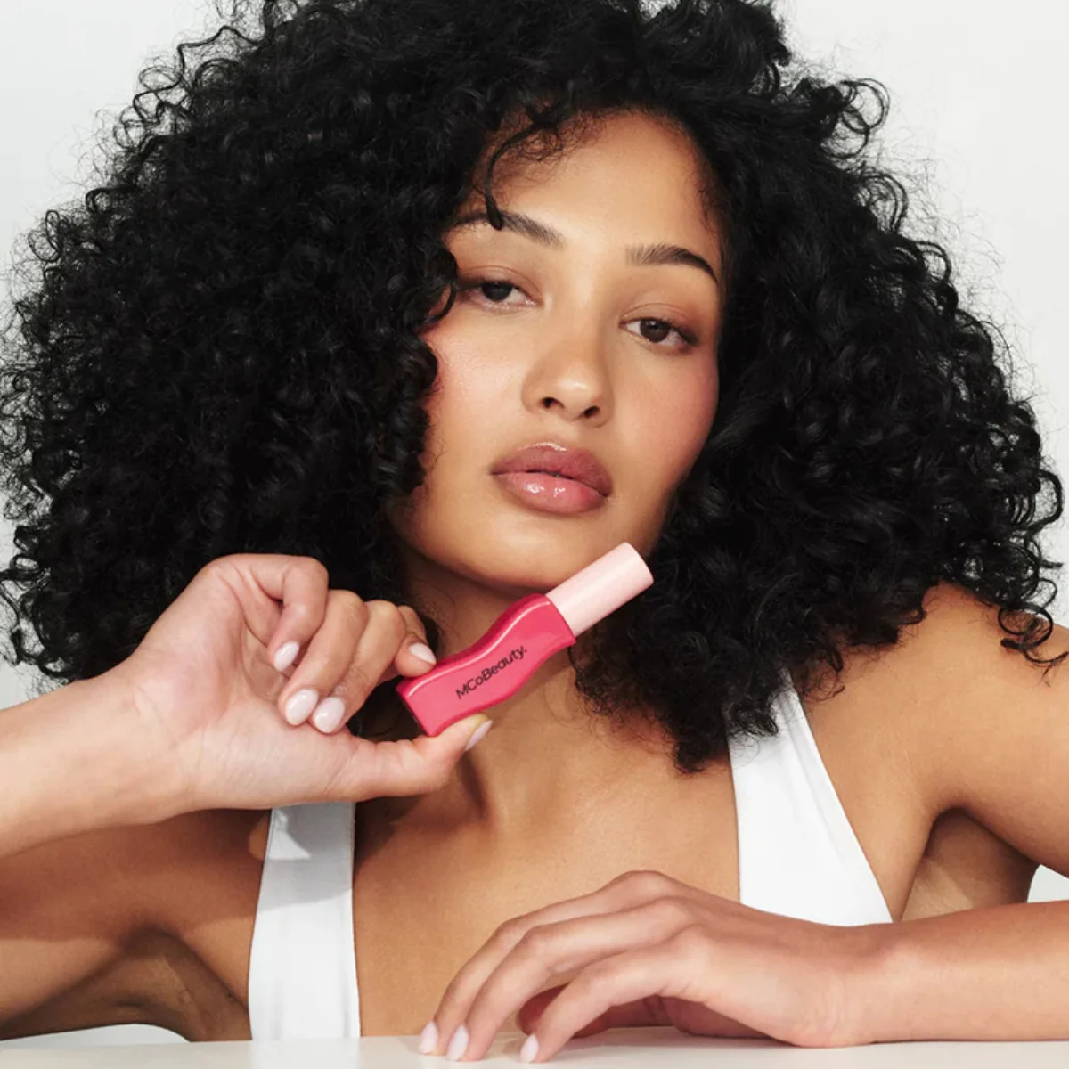 MCoBeauty Golden Glow Lip Oil Berry Bliss - Image 4