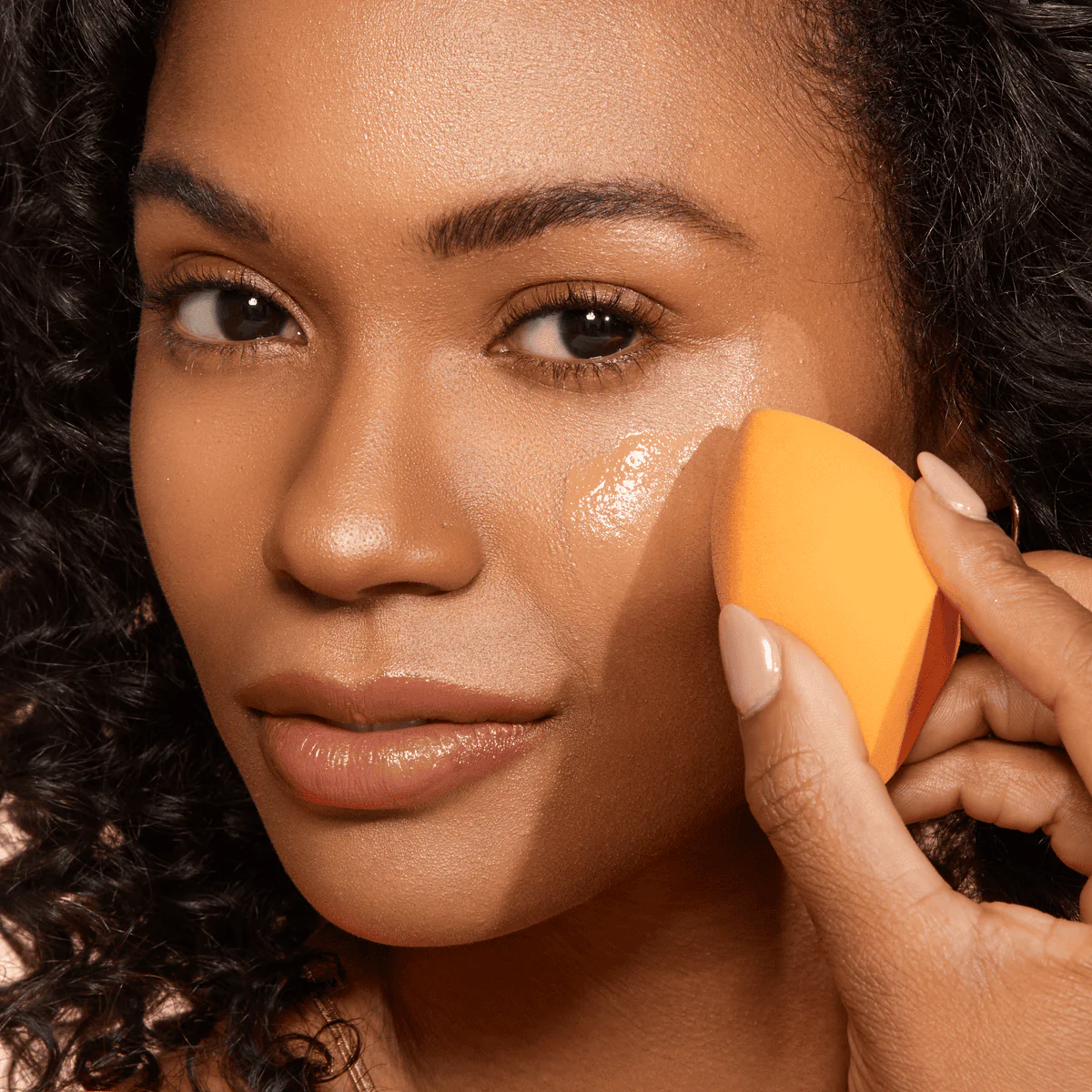 Real Techniques Miracle Complexion Sponge Iconic Blend 2 pieces - Image 3