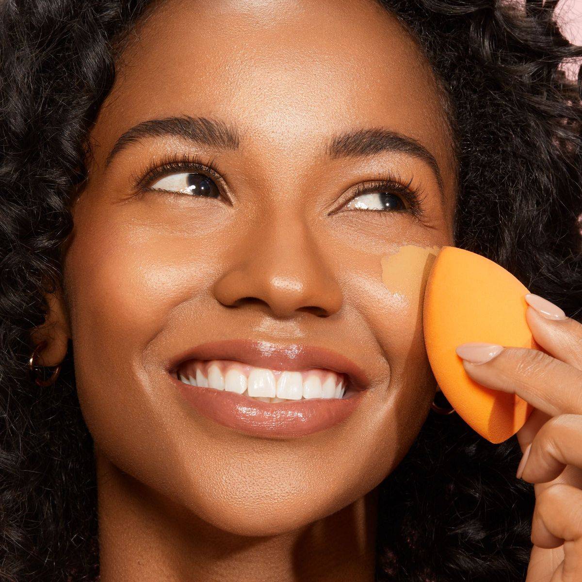 Real Techniques Miracle Complexion Sponge Travel Case - Image 6